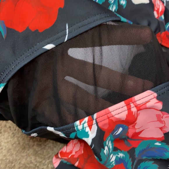 Shein one piece floral bathing suit - Picture 3 of 4